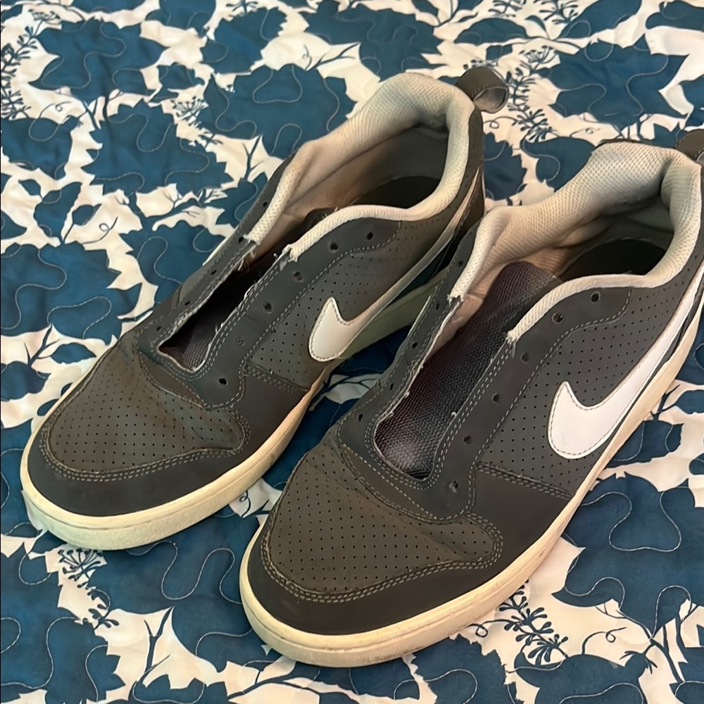 Men's Gray Nike Sneakers